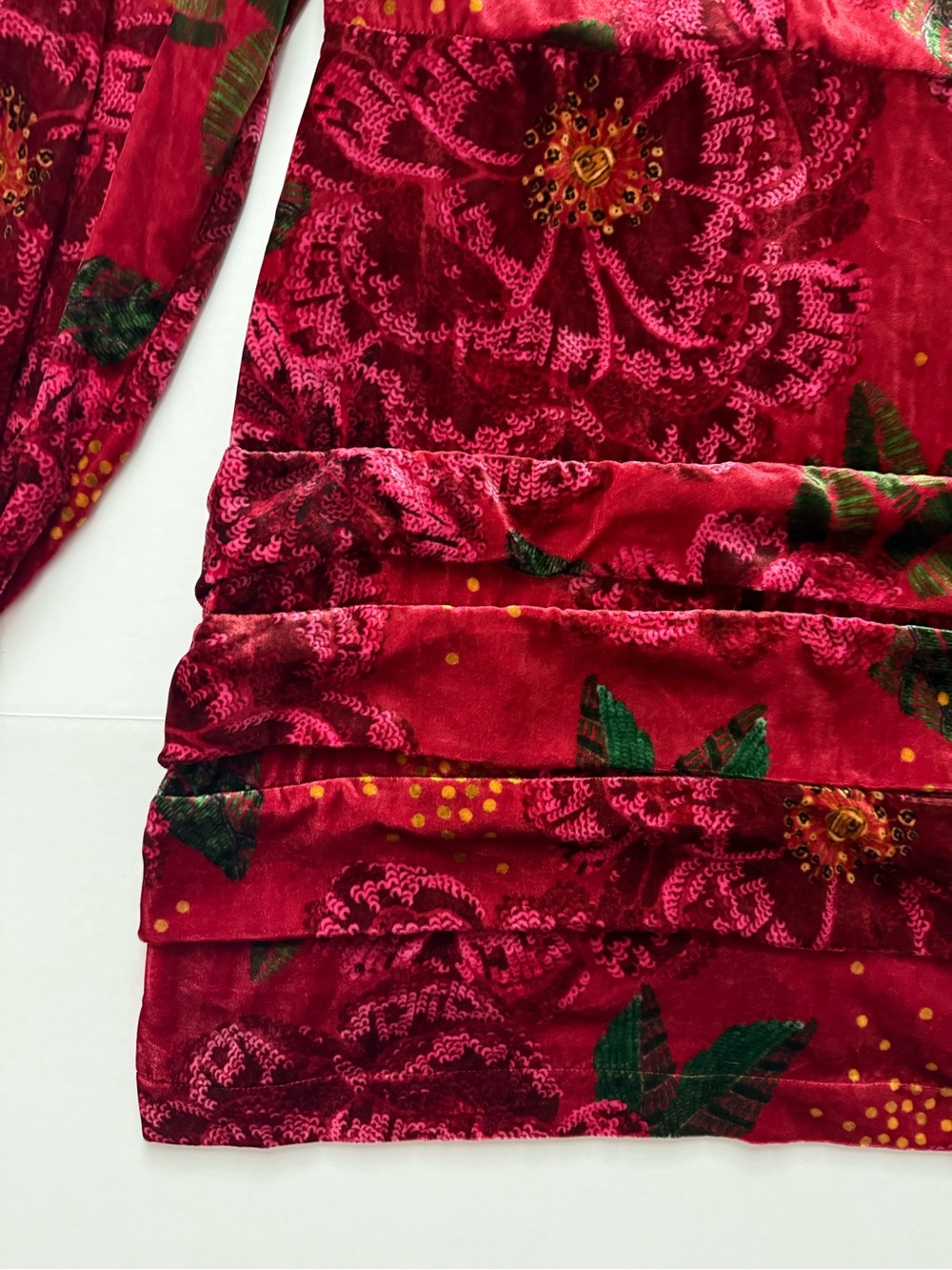 Farm Rio Red Shiny Flowers Velvet Mini Dress Medium Deep V Neck Ruched⁠ - Picture 6 of 16
